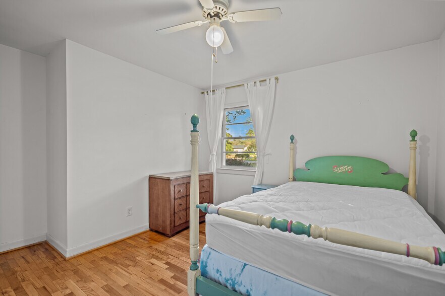 Building Photo - 457 Baytree Rd