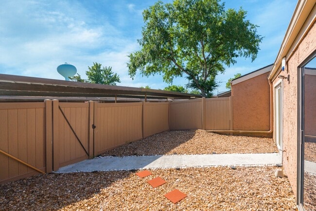 Building Photo - 2445 Briarwest Blvd