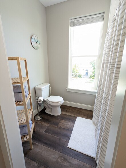 Building Photo - 301 Coral Gables St