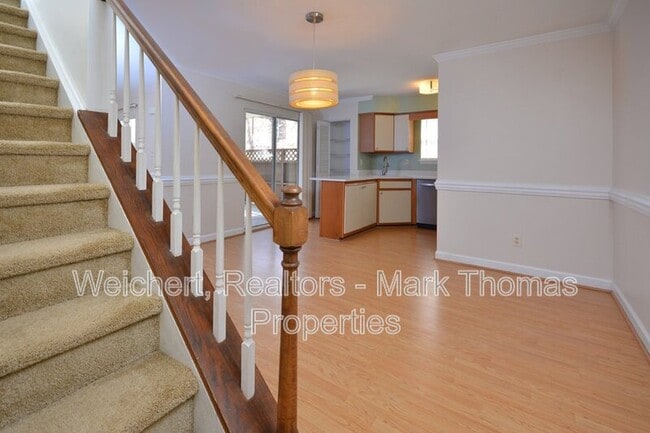 Building Photo - 425 Summerwalk Cir