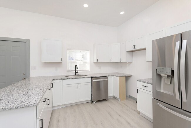 Building Photo - 1229 Spann Ave