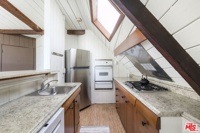 Building Photo - 7149 Woodrow Wilson Dr