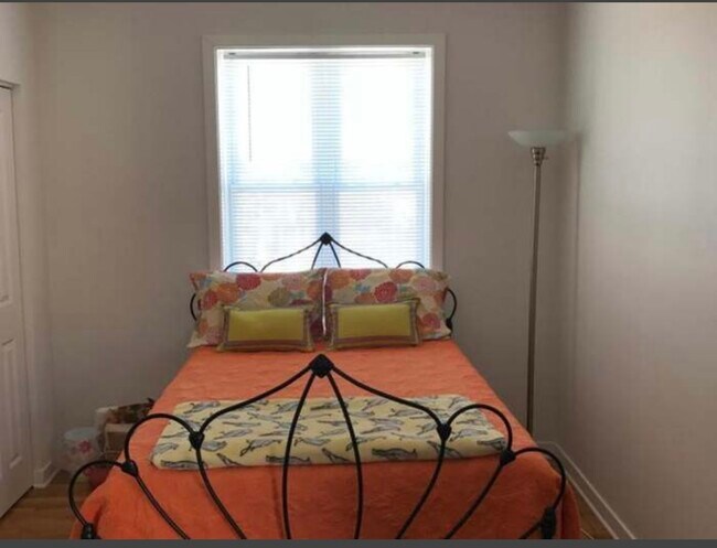 Building Photo - 3010 W Addison St