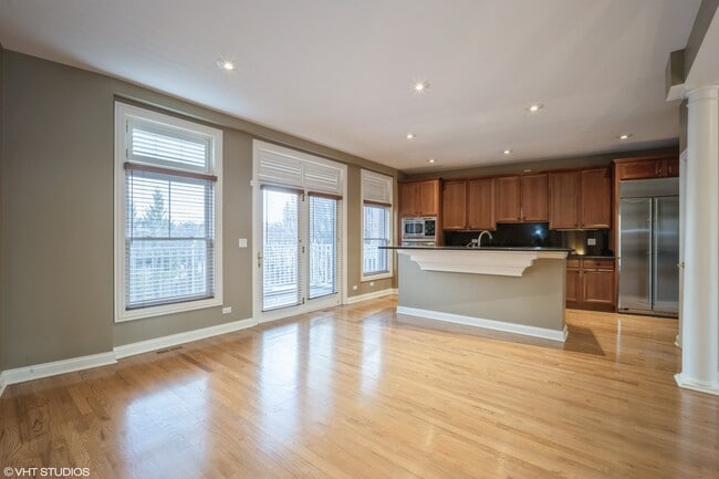 Building Photo - 2032 Valor Ct