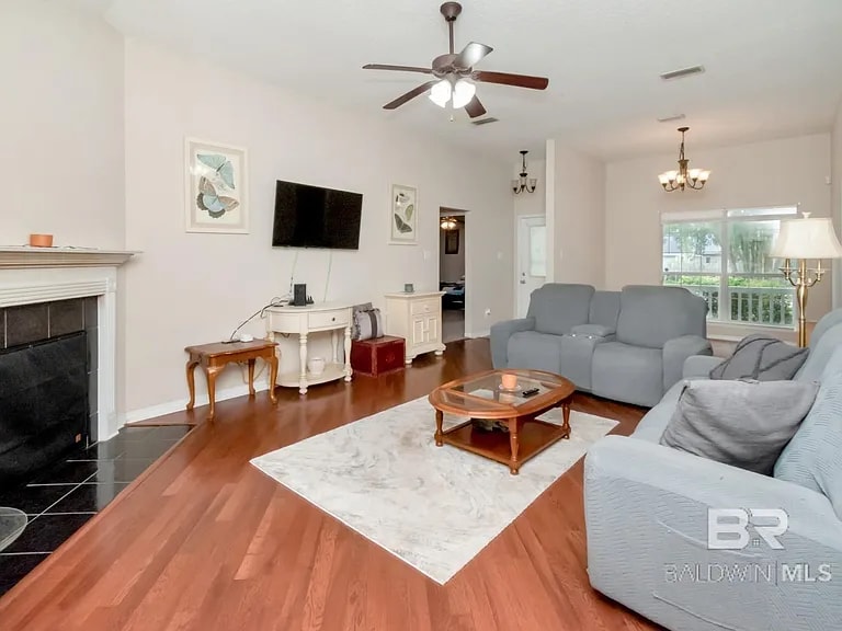 Building Photo - 8816 Spring Grove N