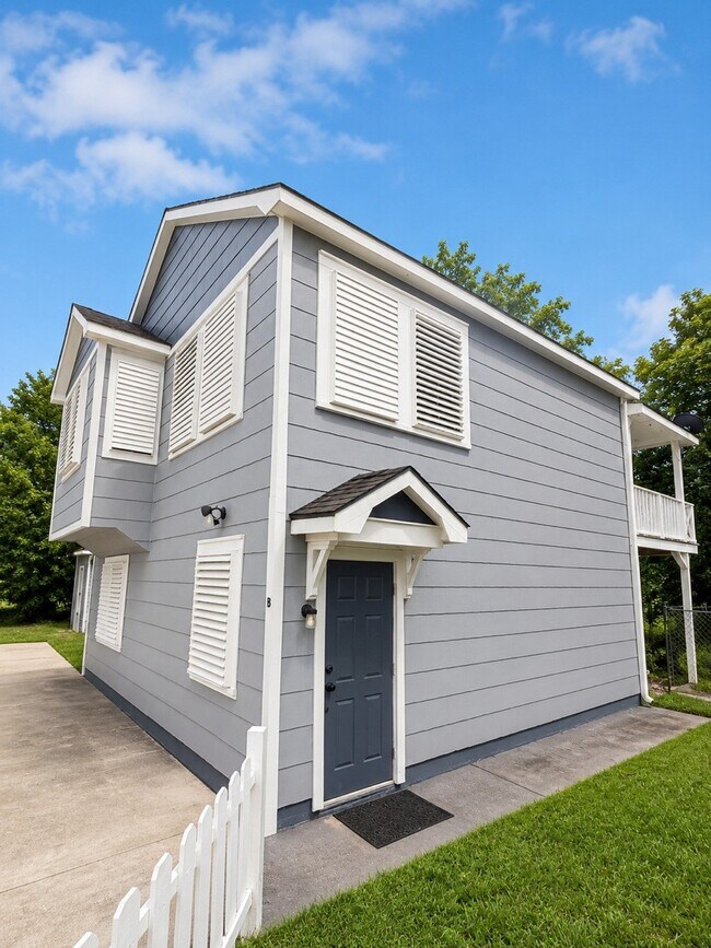 Building Photo - 7017 2nd St