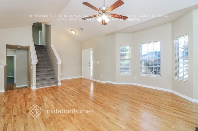 Building Photo - 2649 Lake Park Bend