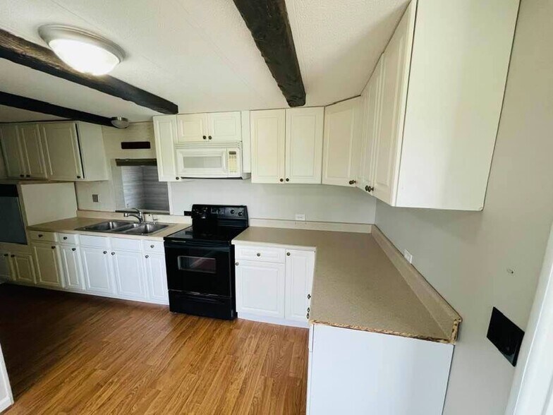 Building Photo - 210 Bride Dr