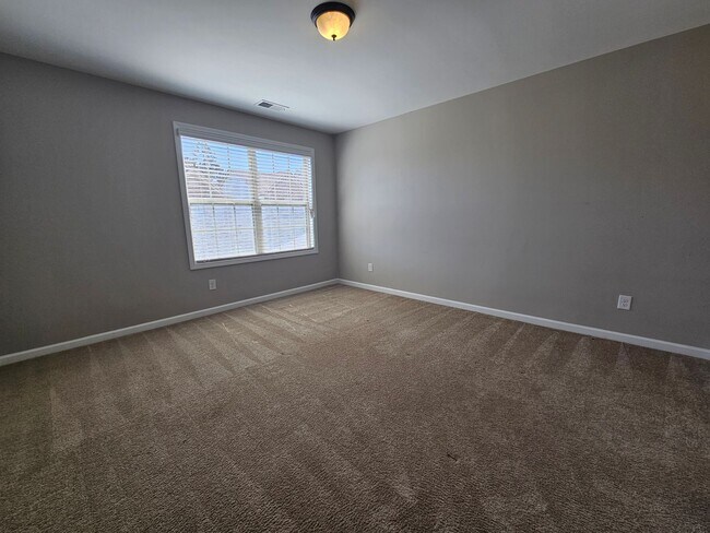 Building Photo - Luxury living at Hawthorne Ridge