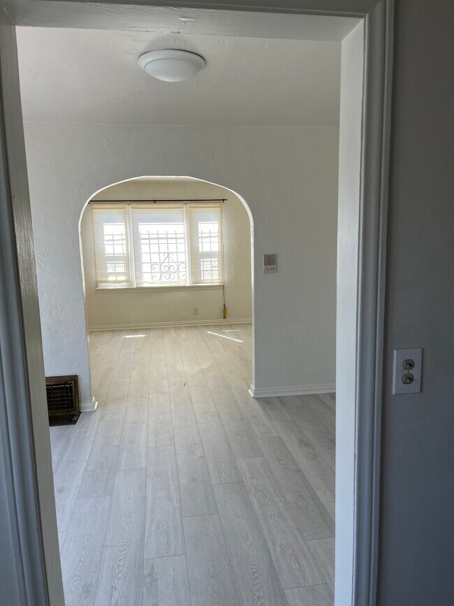 Building Photo - 1437 Lucile Ave