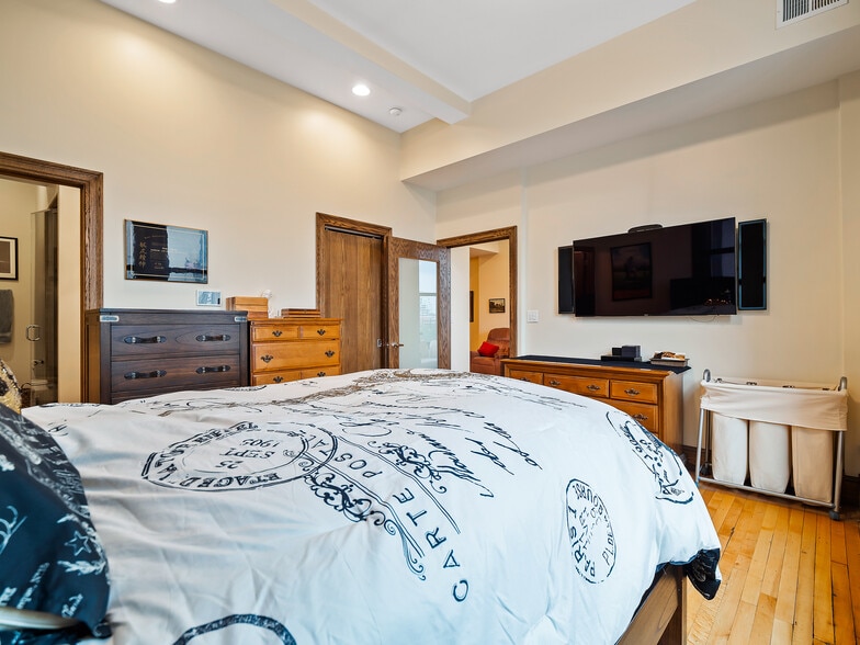 Building Photo - 140 Public Sq