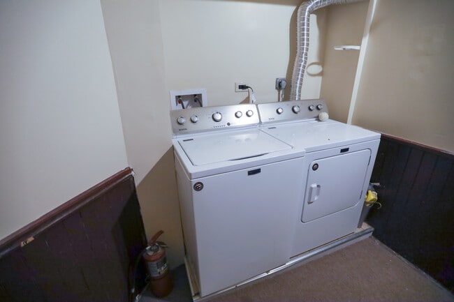 Building Photo - 1582 N Clybourn Ave