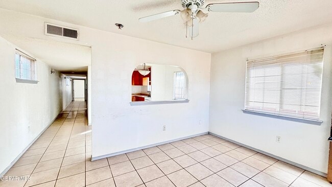 Building Photo - 2717 Idalia Ave