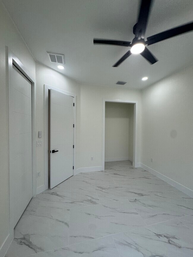 Building Photo - 904 McKinley Ave