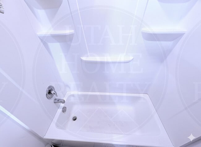 Building Photo - 441 E 260 N