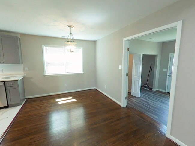 Building Photo - 103 Bowen Dr