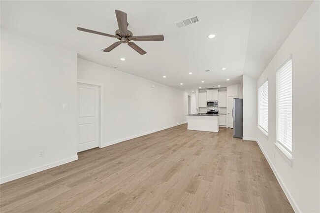 Building Photo - 17123 Bluebonnet Creek Trl