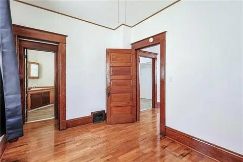 Building Photo - 619 Hamburg Ave