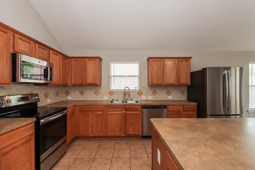 Building Photo - 17307 Misty Cross Dr