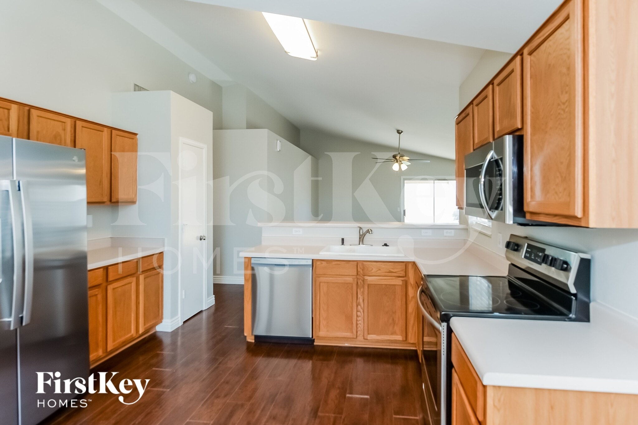 Building Photo - 8518 E Clovis Ave