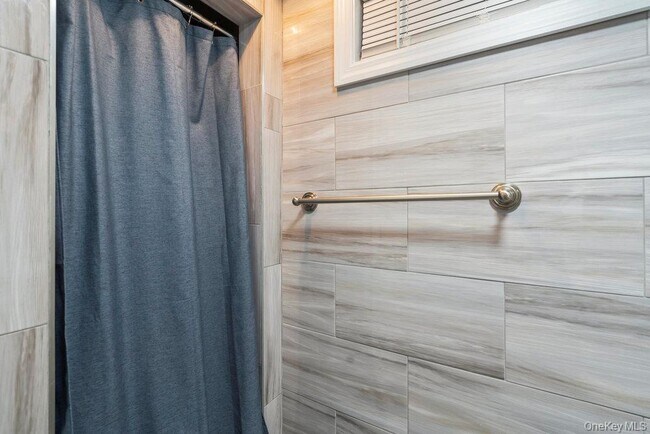 Building Photo - 9 George St