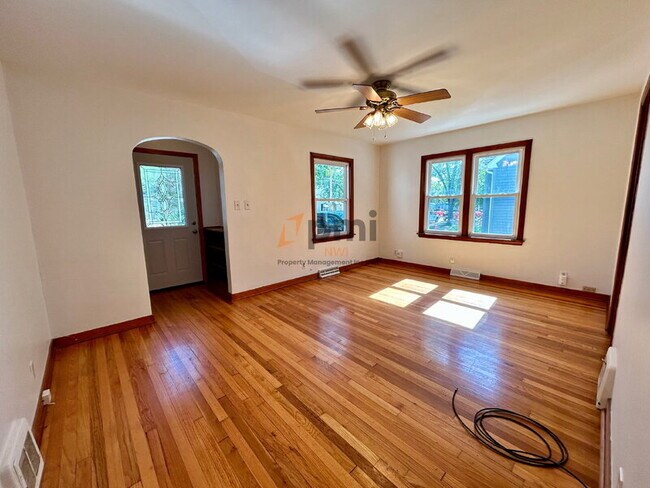 Building Photo - 9344 Keilman St