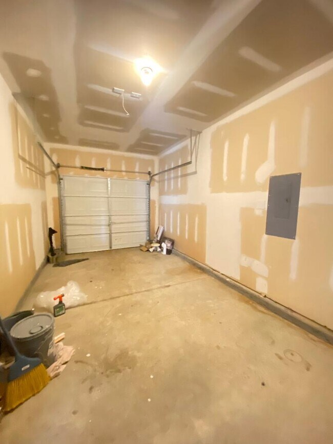 Building Photo - 4 Maravista Ave