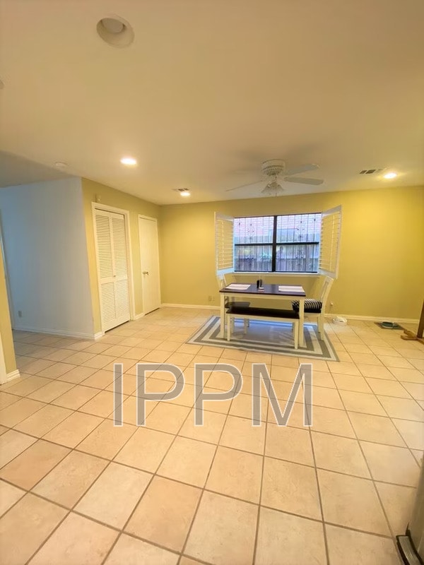 Building Photo - 5320 Guava Dr