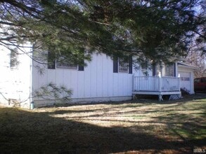 Building Photo - 2213 W Arlington Rd