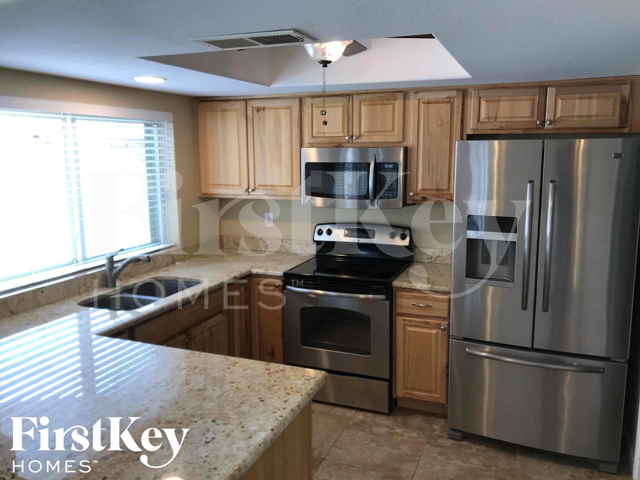 Building Photo - 4149 W Shangri La Rd