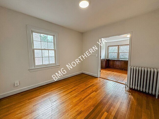 Building Photo - 4412 Volta Pl NW