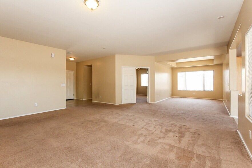 Building Photo - 5245 W Bowker St