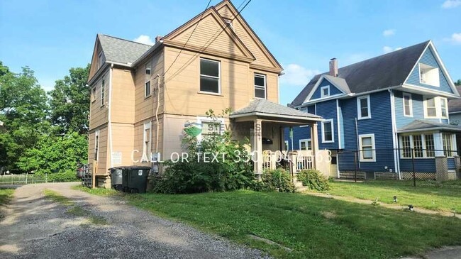 Building Photo - 149 Rhodes Ave
