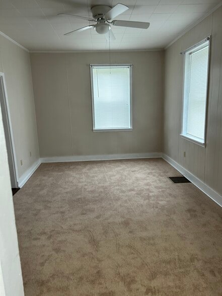 Living room - 19 N Market St