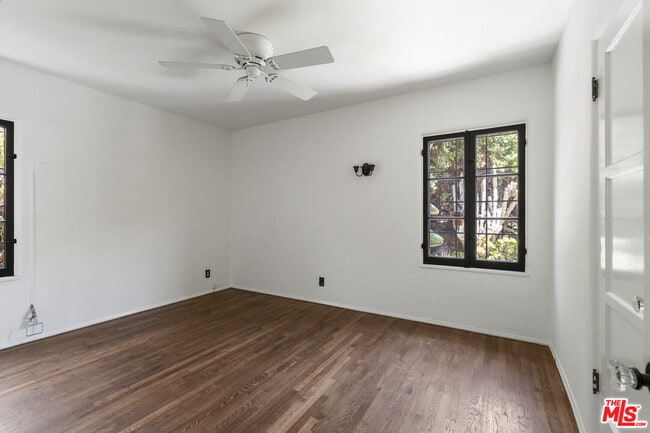 Building Photo - 3731 Griffith View Dr