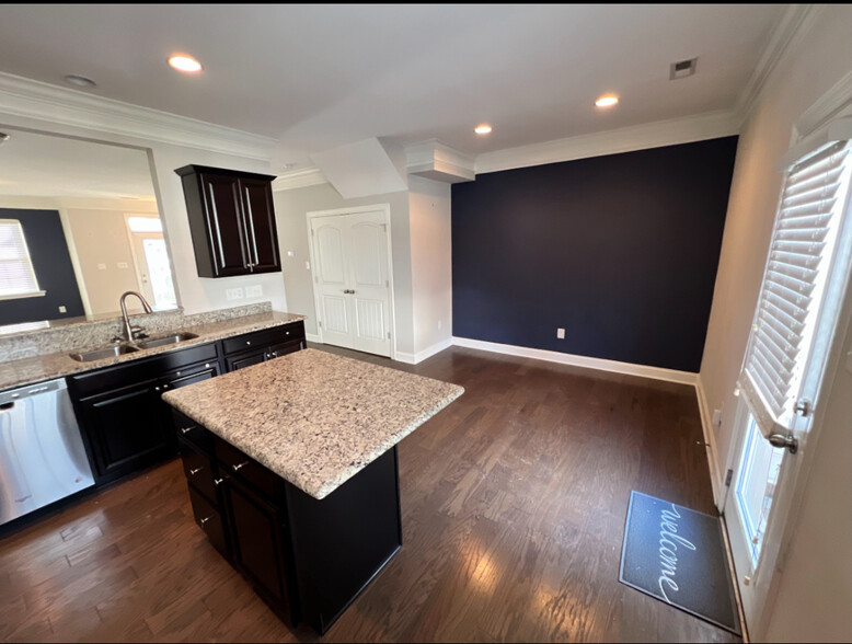 Building Photo - 6812 Hawser Ln
