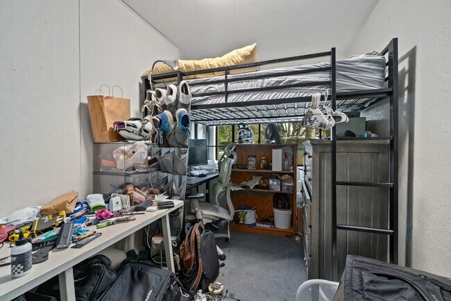 Building Photo - AVAILABLE JULY - 3 Bed / 2 Bath CLOSE TO CAL POLY