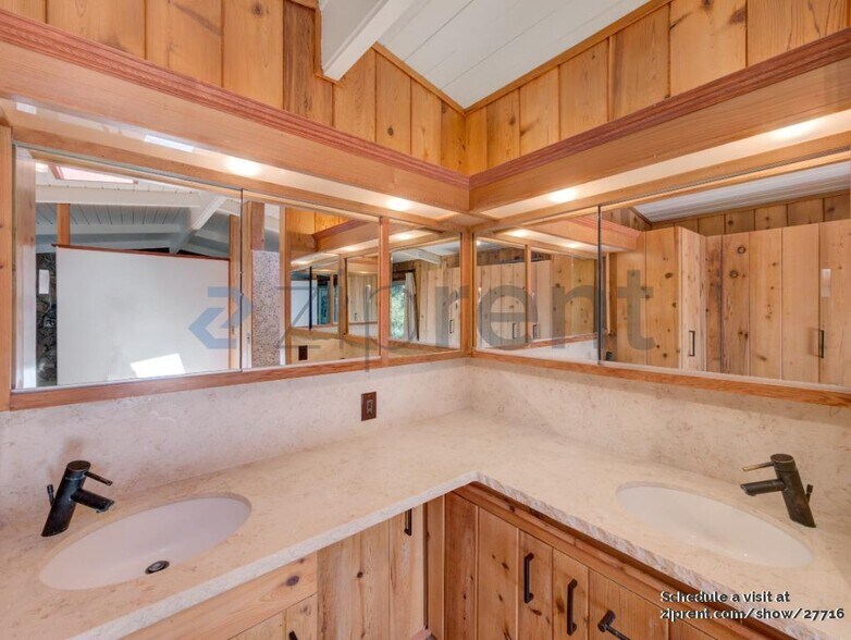 Building Photo - 25970 Canada Dr