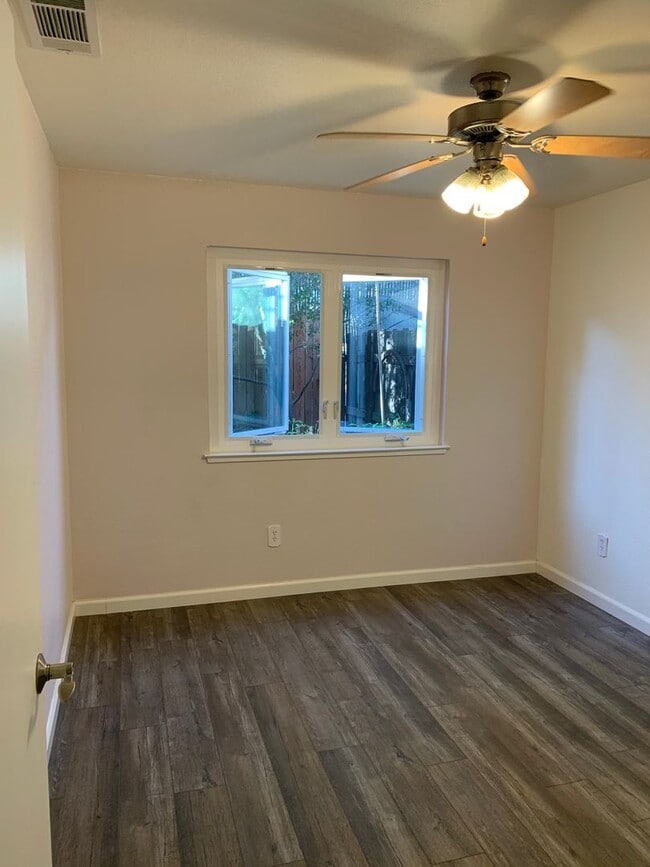 Building Photo - updated condo in central location