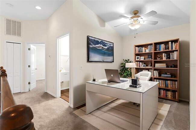Building Photo - 10801 Sierra Vista Pl