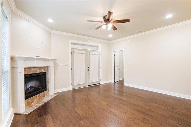 Building Photo - 1056 Linlen Ave