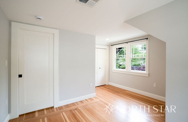 Building Photo - First Addition Craftsman