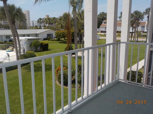 Building Photo - 100 The Esplanade S