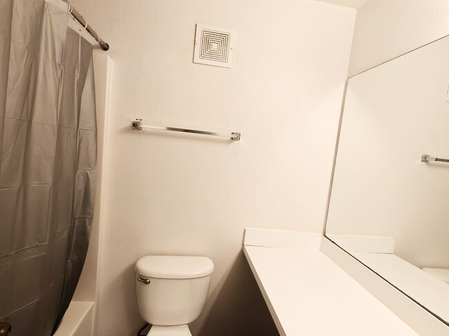 Building Photo - 4000 SW 23rd St