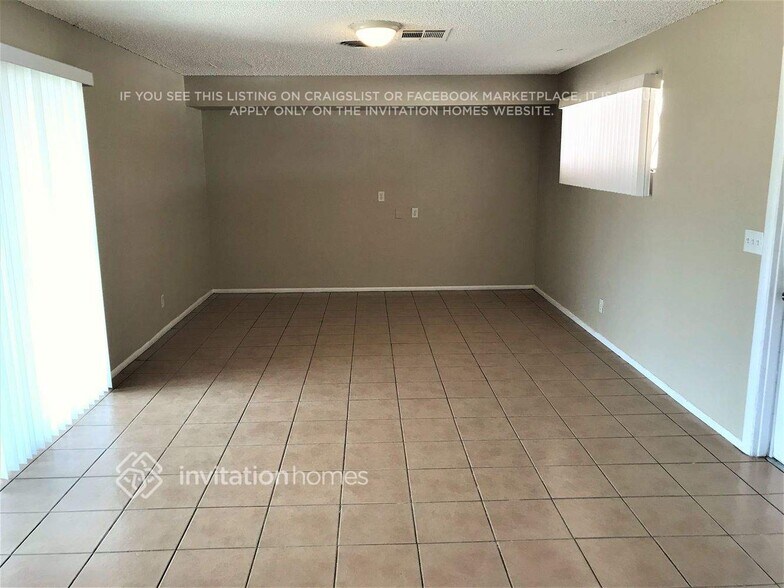 Building Photo - 3409 W Poinsettia Dr
