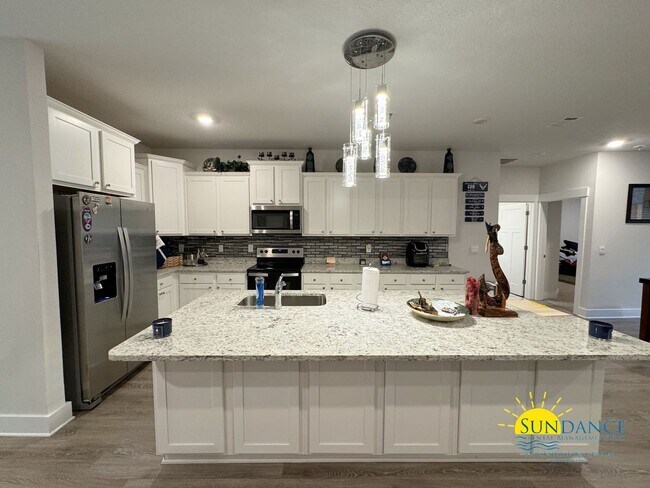 Building Photo - Stunning 4 Bedroom Home in Hillwood Estates, Crestview!