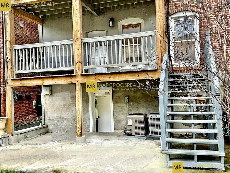 Building Photo - 331 Chelsea St