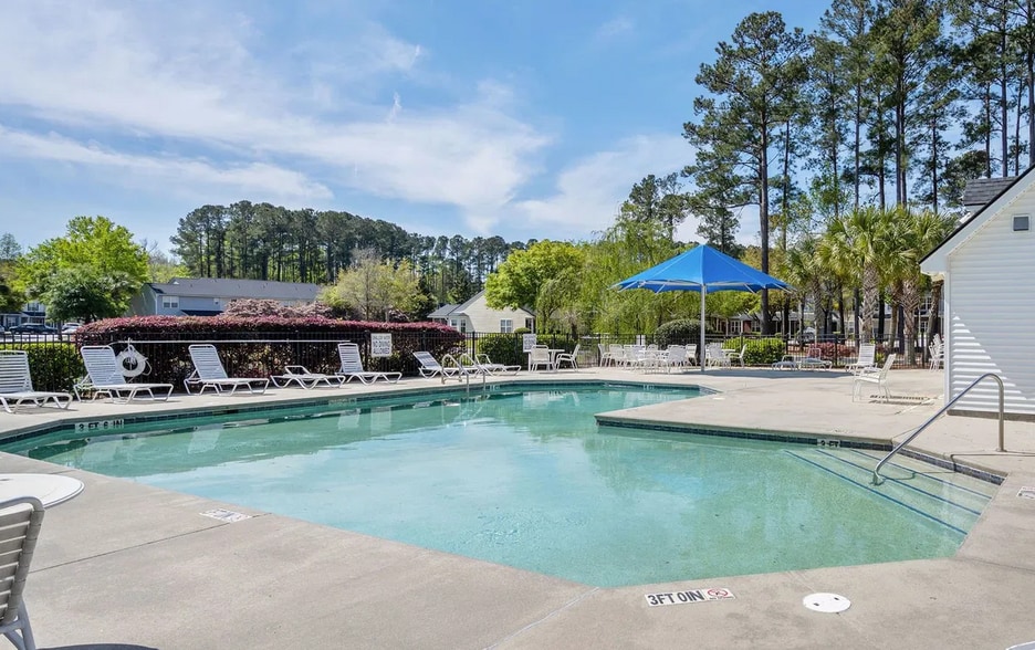 Building Photo - 143 South St