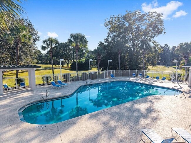 Building Photo - 13200 W Newberry Rd