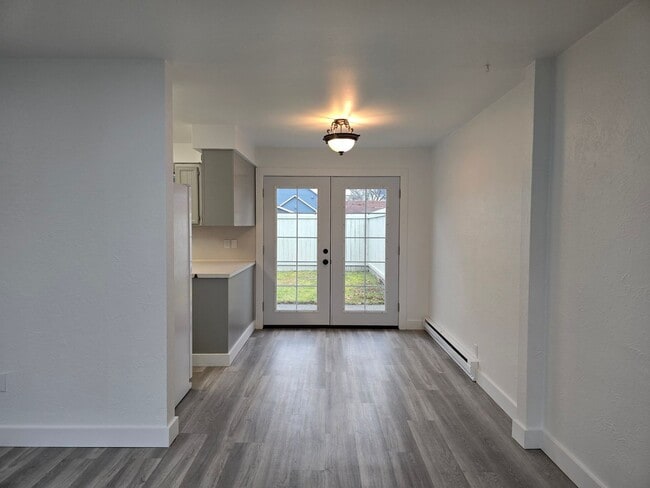 Building Photo - Tsoulouhas #1